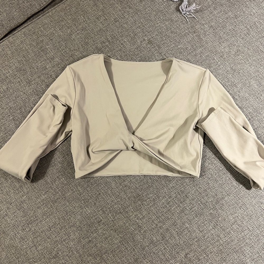 Long sleeve crop top